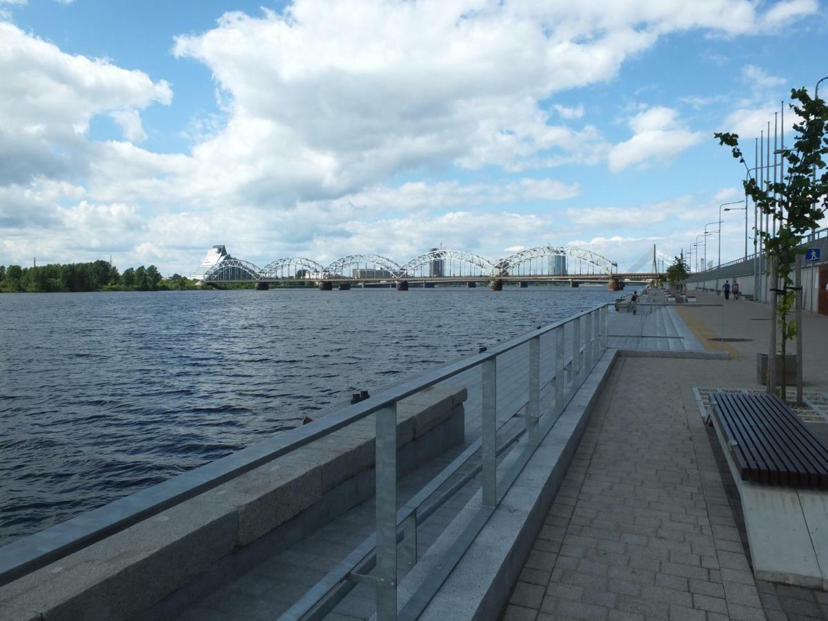 Riverside Promenade Apartment Riga Extérieur photo